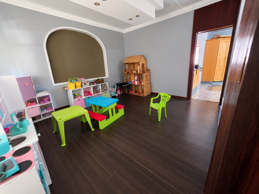 4 Bedroom Property for Sale in Wilkoppies North West